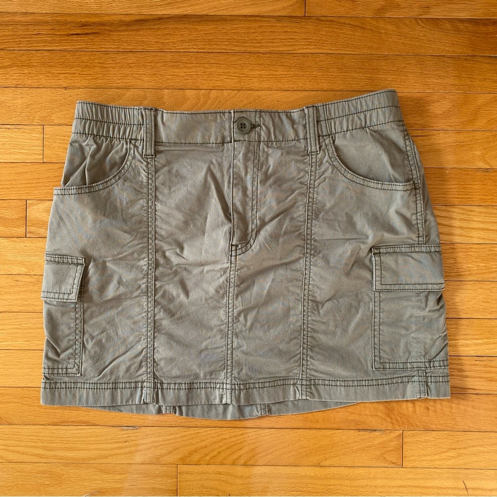 Hollister - Women Green Cargo Mini Skirt